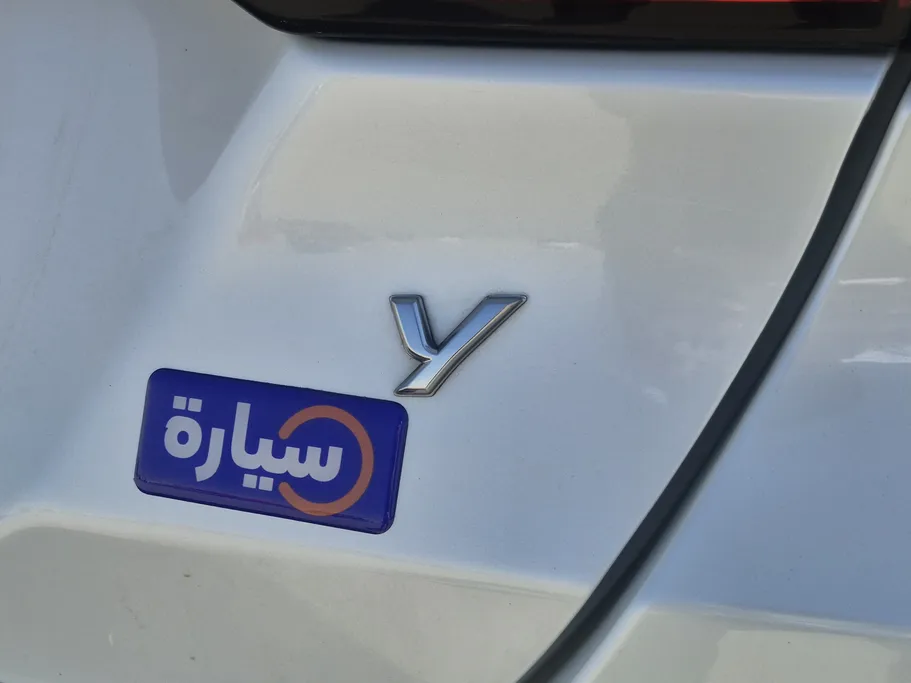 2023 Toyota Yaris  Y 