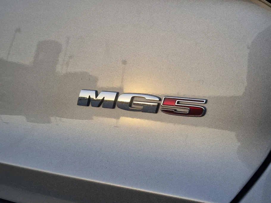 2023 MG 5 LUX 