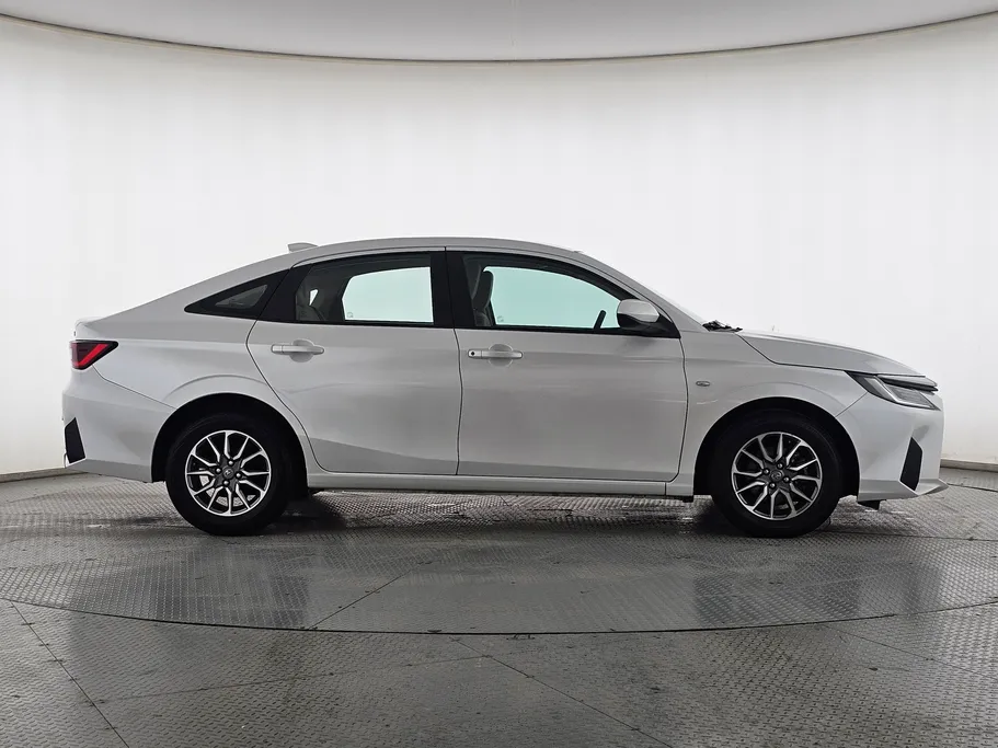 تويوتا يارس Y 2023 