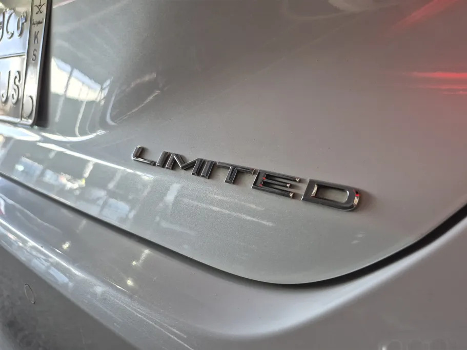 تويوتا افالون Limited 2022 