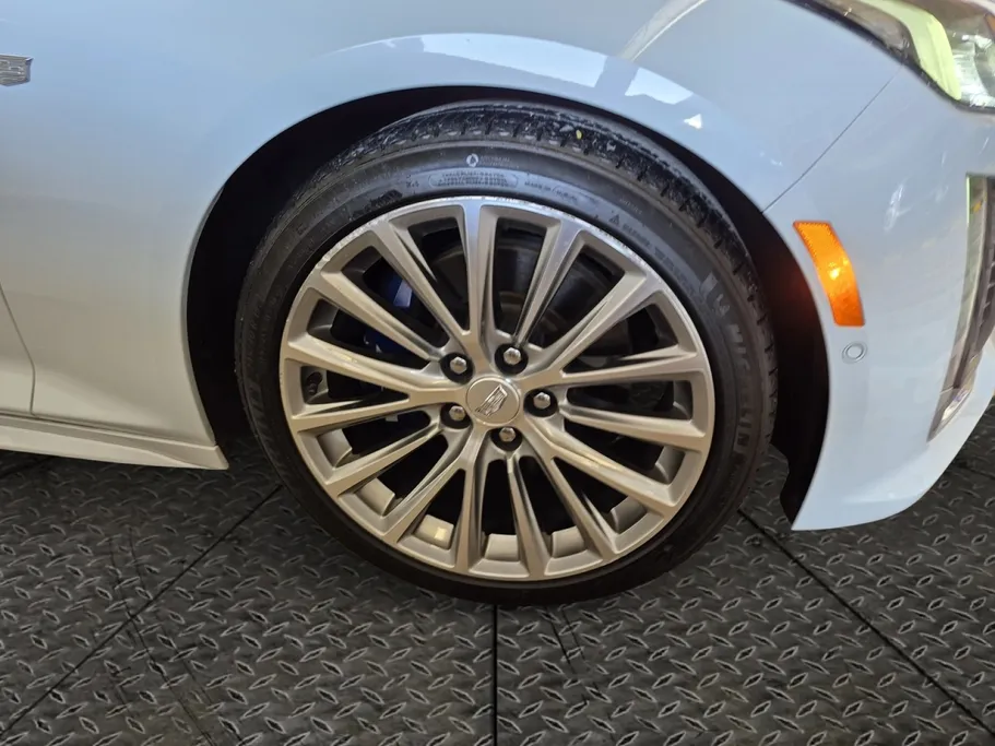 2022 Cadillac CT5 Luxury 