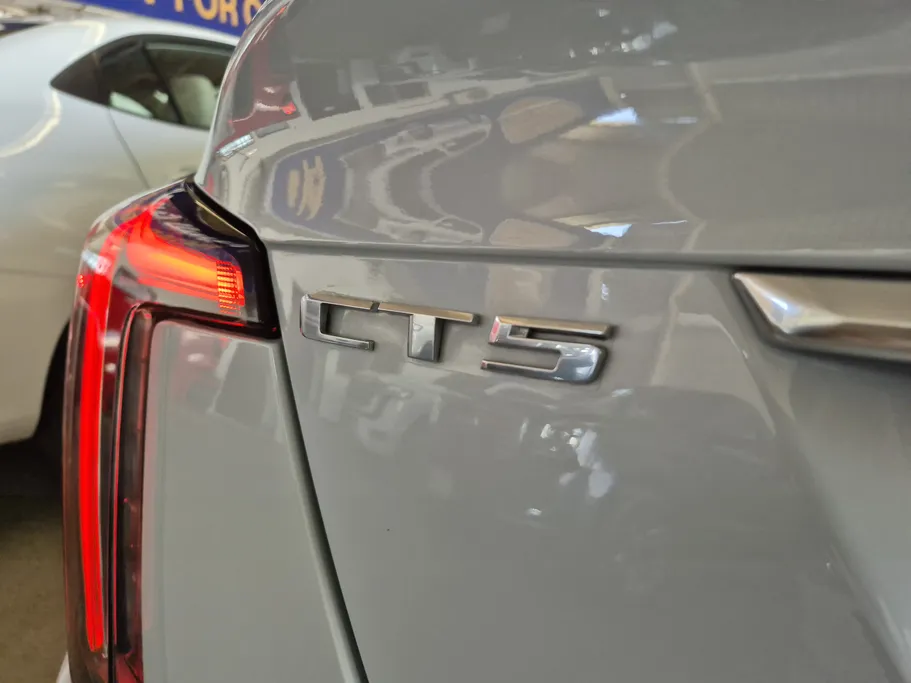 2022 Cadillac CT5 Luxury 