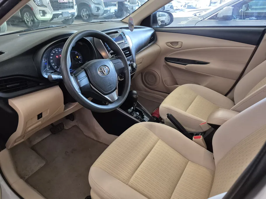 2022 Toyota Yaris  Y 