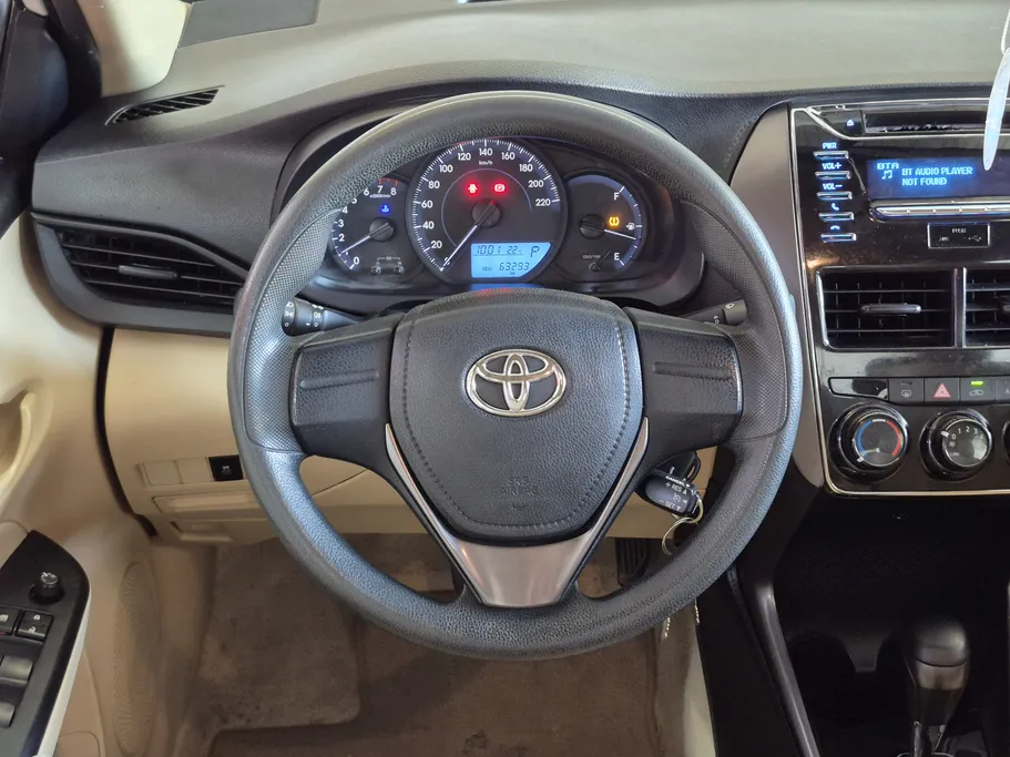 2022 Toyota Yaris  Y 