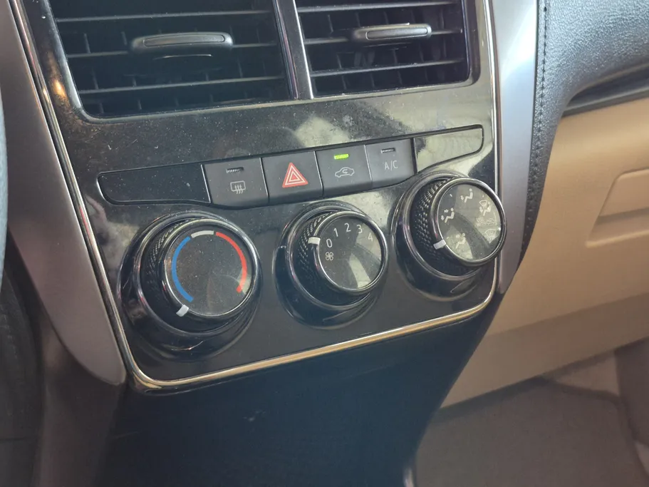 2022 Toyota Yaris  Y 