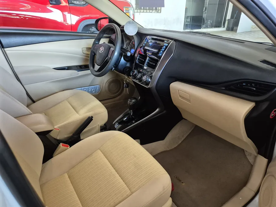 2022 Toyota Yaris  Y 