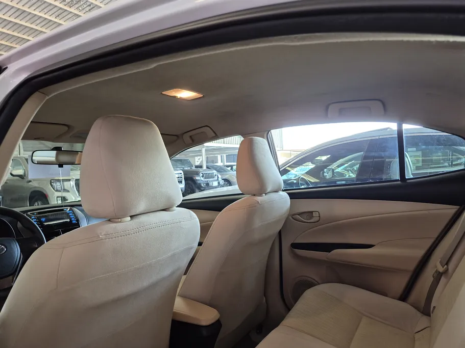 2022 Toyota Yaris  Y 