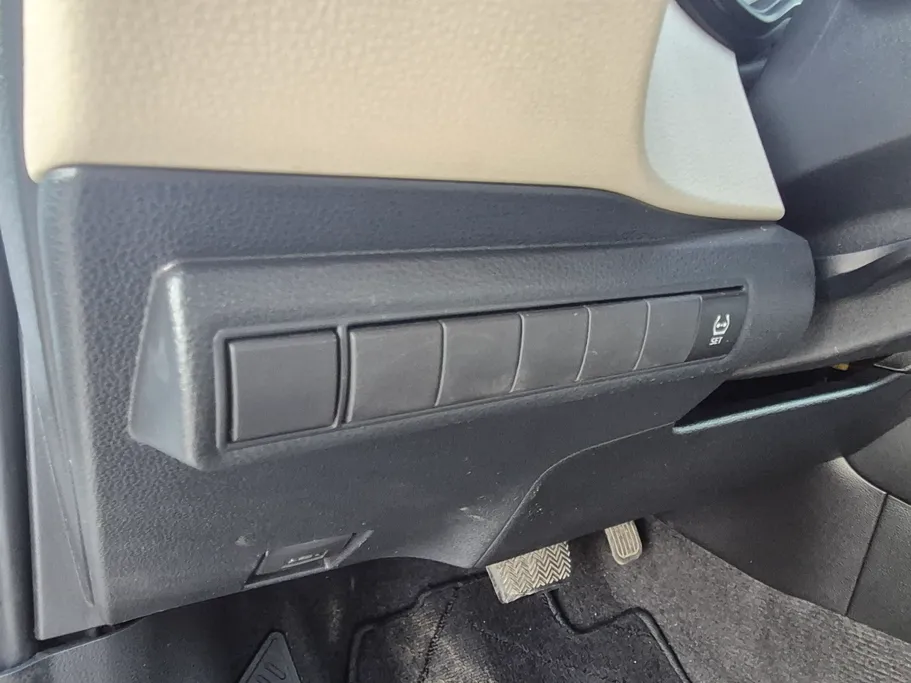 تويوتا كورولا XLI 2024 