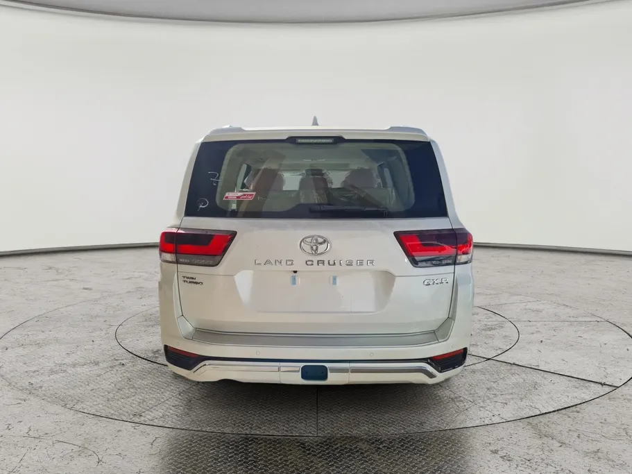 تويوتا لاندكروزر GXR4 2026 