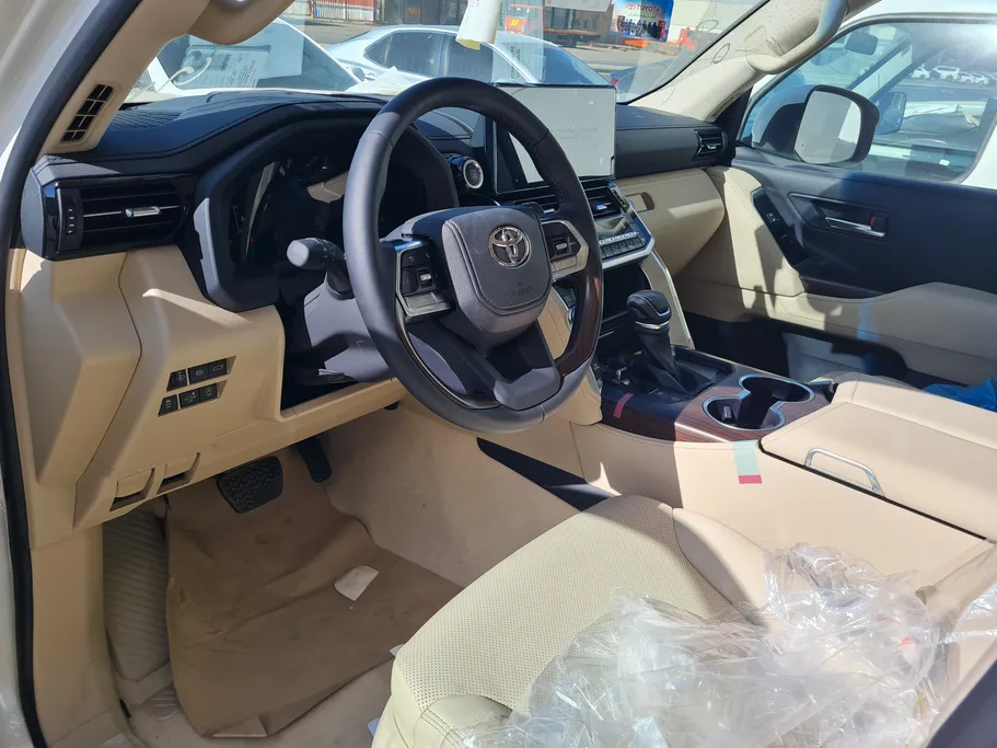 تويوتا لاندكروزر GXR4 2026 