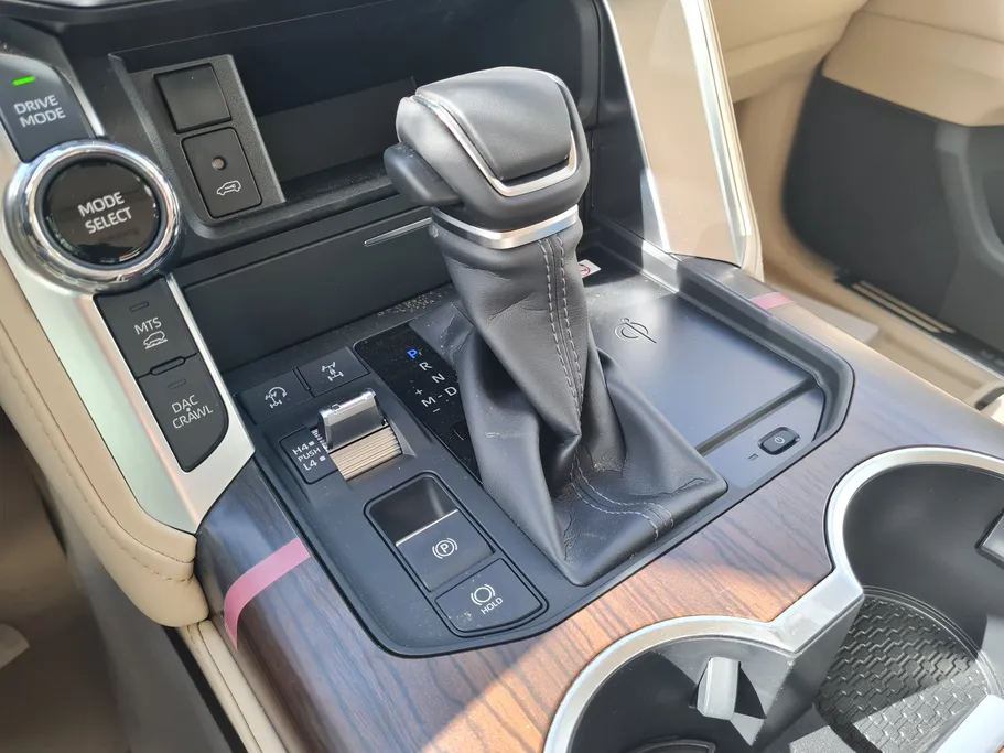 تويوتا لاندكروزر GXR4 2026 