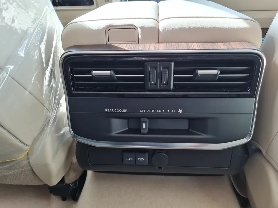 تويوتا لاندكروزر GXR4 2026 