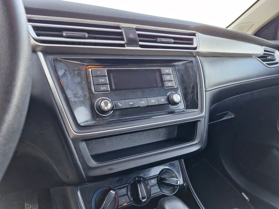 ام جي 5 STD 2023 