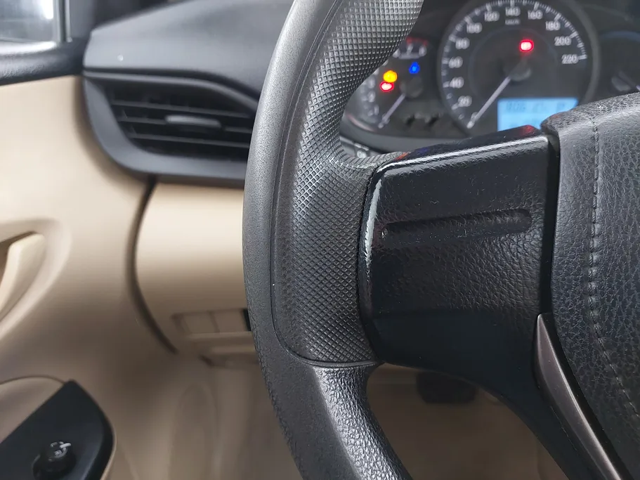 2021 Toyota Yaris  Y 