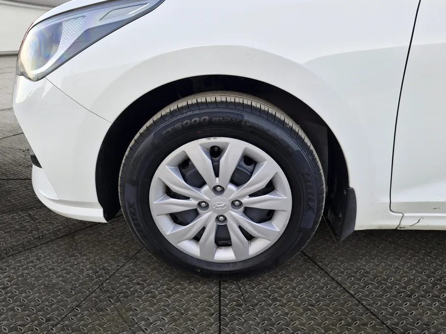 هيونداي اكسنت سمارت 2023 