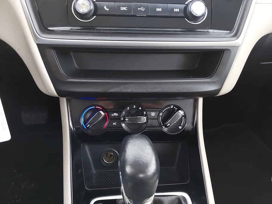 ام جي 5 STD 2022 