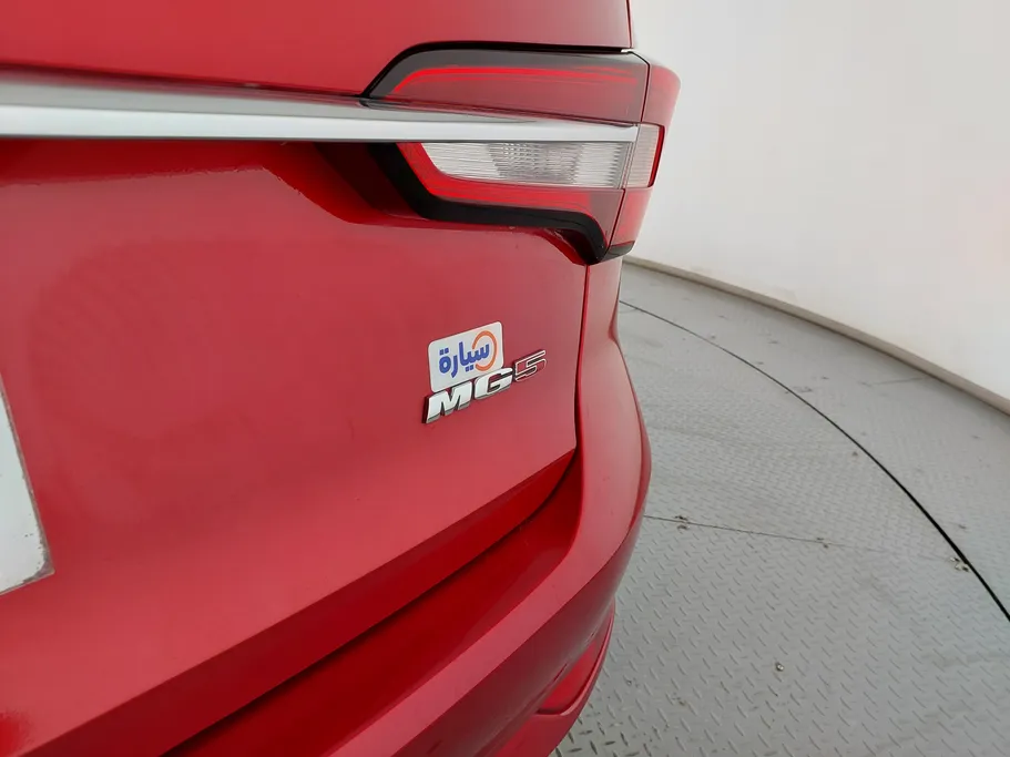 ام جي 5 STD 2022 