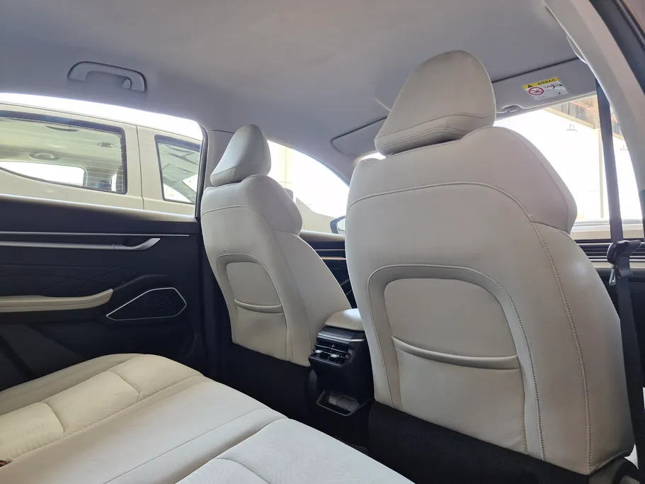 جيلي امجراند GS 2023 