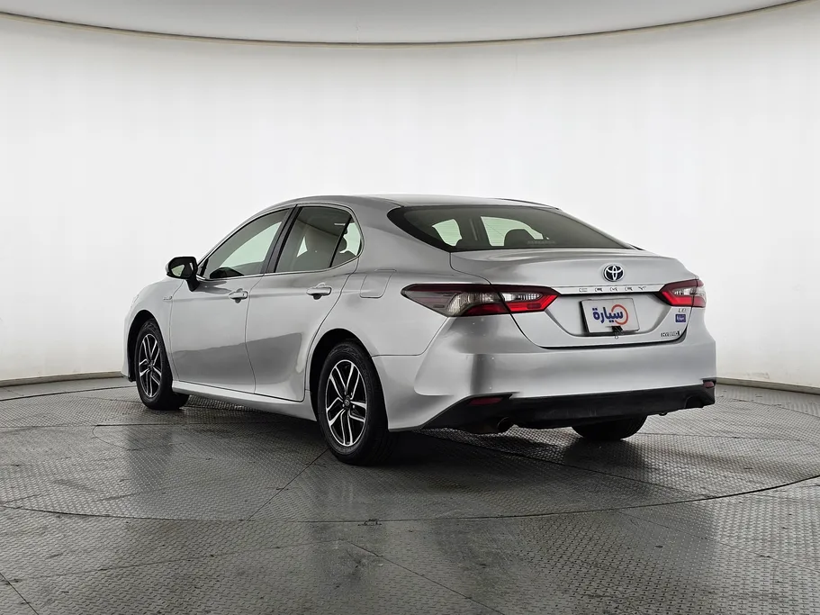 تويوتا كامري LE HEV 2021 