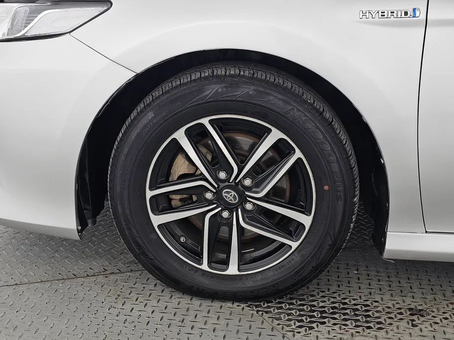 تويوتا كامري LE HEV 2021 