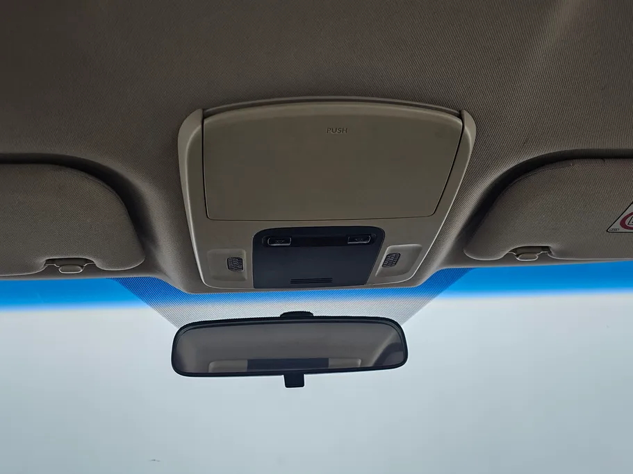 تويوتا كامري LE HEV 2021 