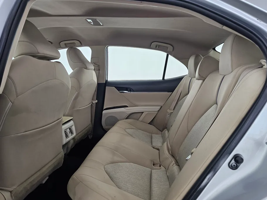 تويوتا كامري LE HEV 2021 