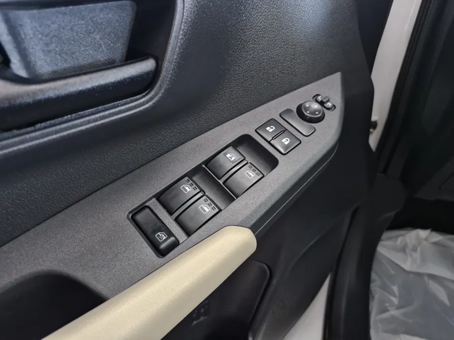 تويوتا يارس Y 2023 