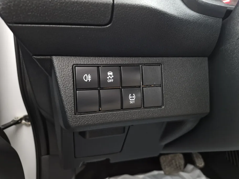 تويوتا يارس Y 2023 