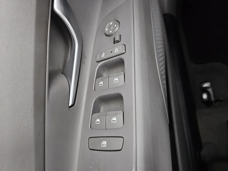 2022 Hyundai Elantra Smart 