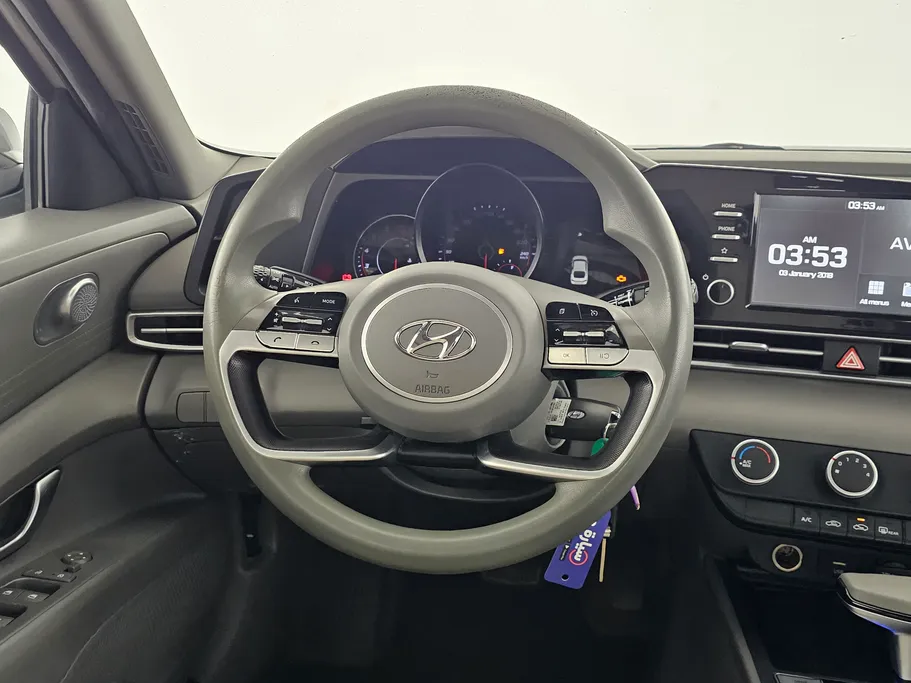 2022 Hyundai Elantra Smart 