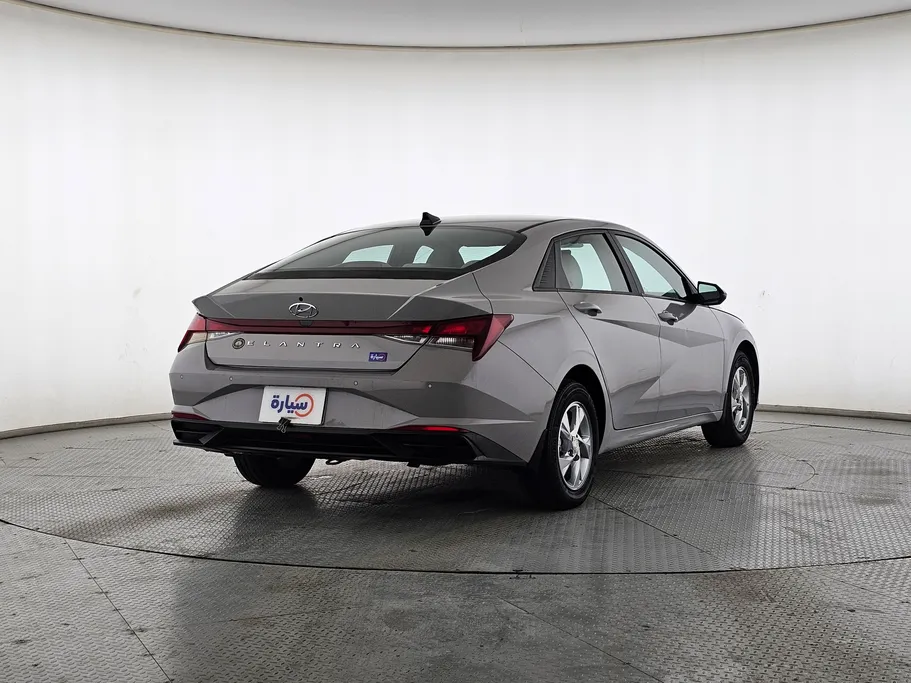 2022 Hyundai Elantra Smart 