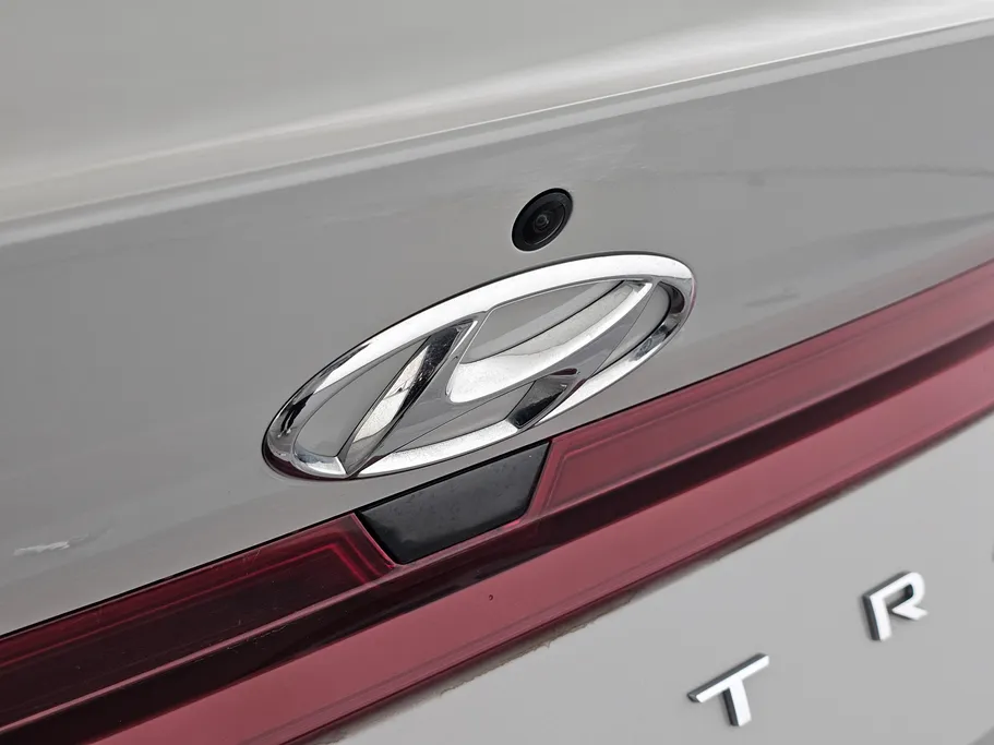 2022 Hyundai Elantra Smart 