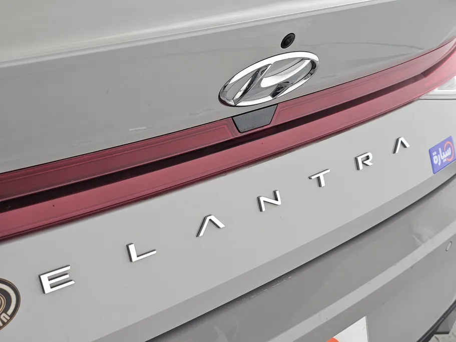 2022 Hyundai Elantra Smart 