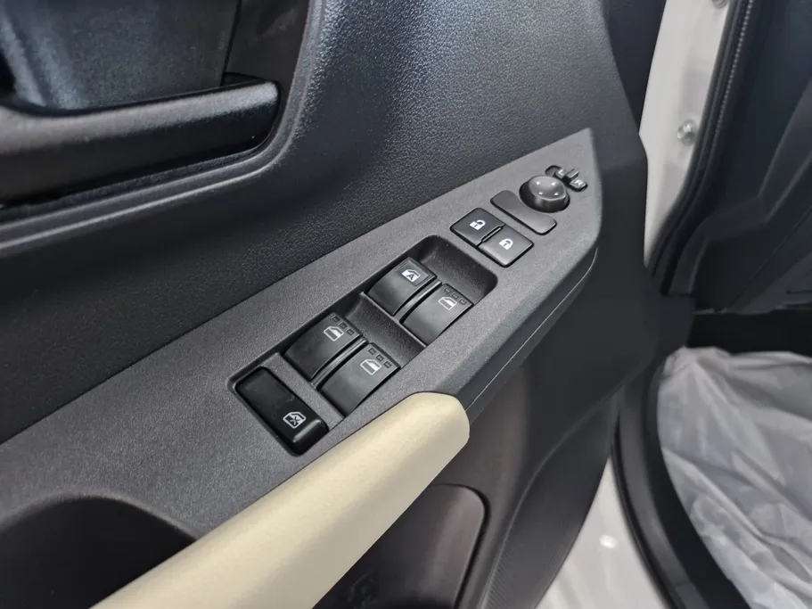 تويوتا يارس Y 2023 