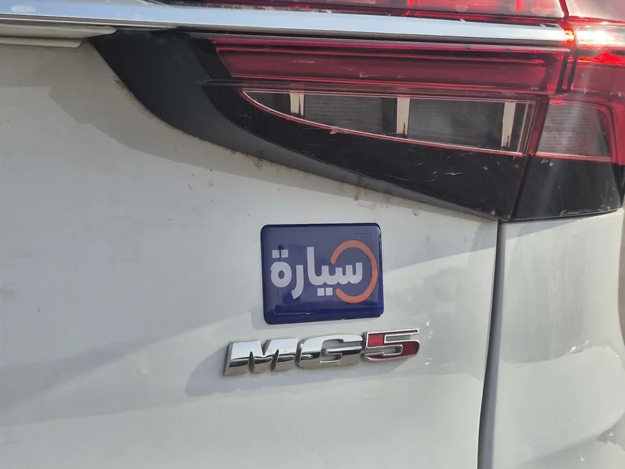 ام جي 5 ستاندر الشكل الجديد 2025 