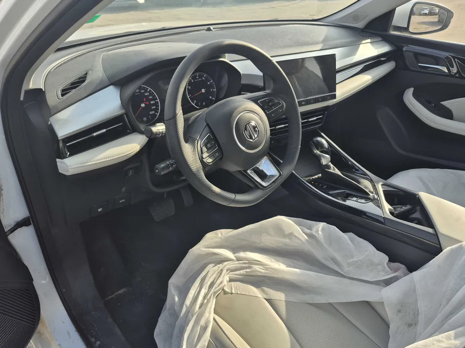 ام جي 5 ستاندر الشكل الجديد 2025 