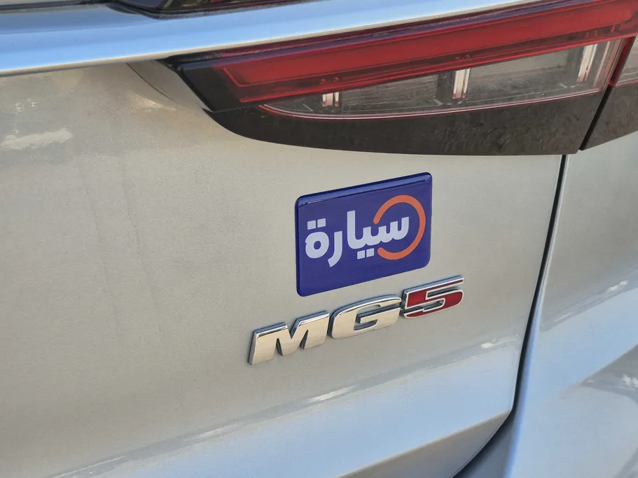 ام جي 5 ستاندر الشكل الجديد 2025 