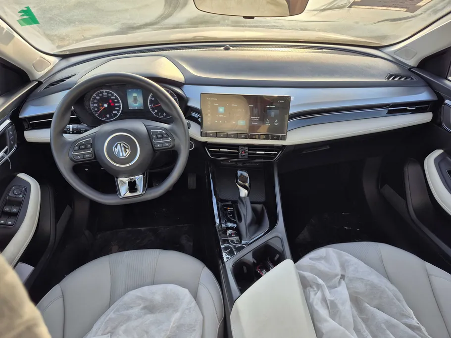 ام جي 5 ستاندر الشكل الجديد 2025 