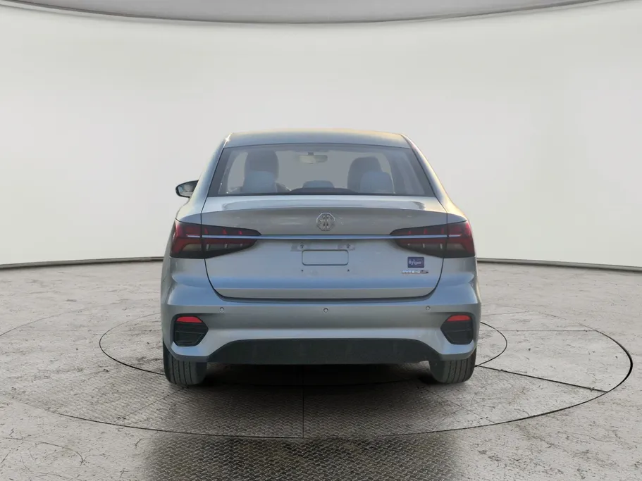 ام جي 5 ستاندر الشكل الجديد 2025 