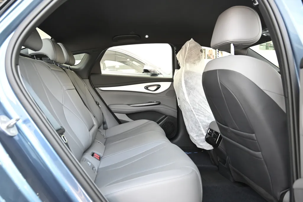 بي واي دي سيل 7 ديزاين 2026 