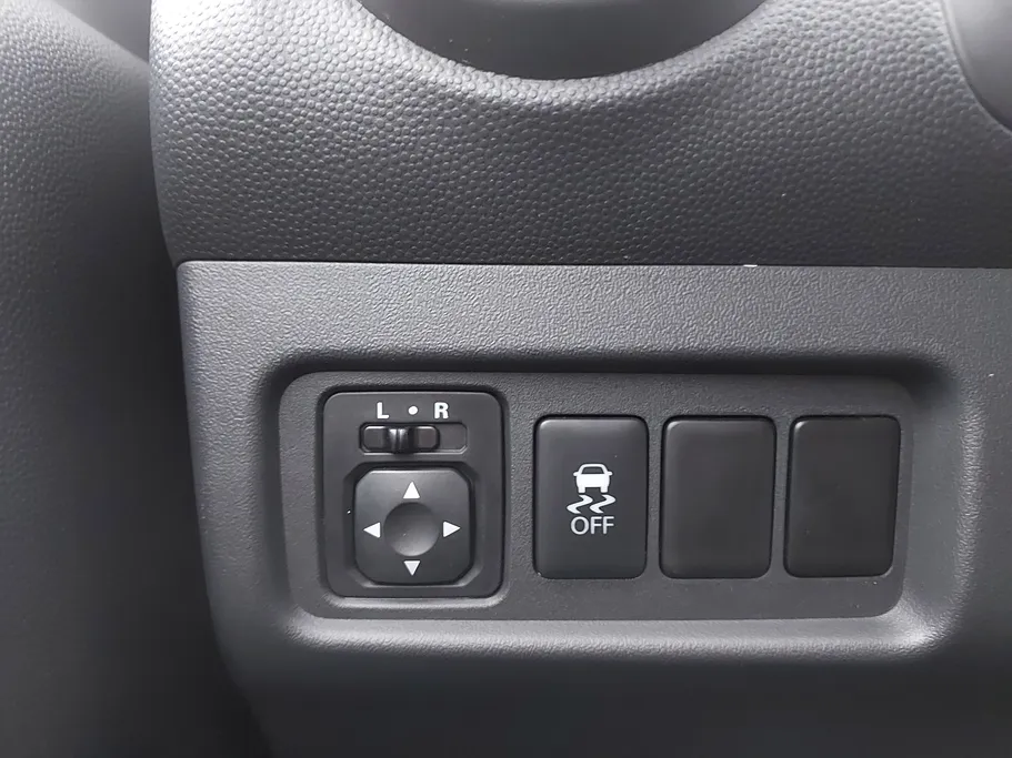 ميتسوبيشي اتراج L 2021 