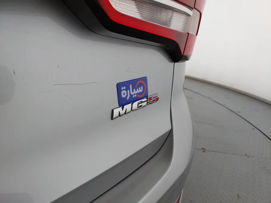 ام جي 5 STD 2022 