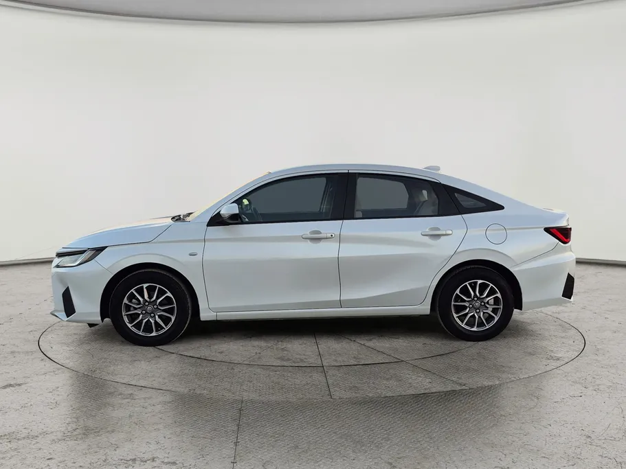 تويوتا يارس Y 2023 