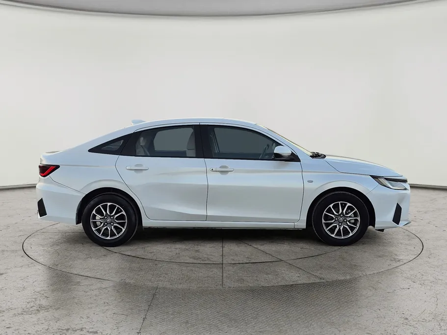 تويوتا يارس Y 2023 