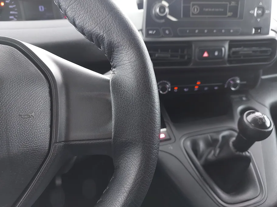 بيجو بارتنر Short van 2022 