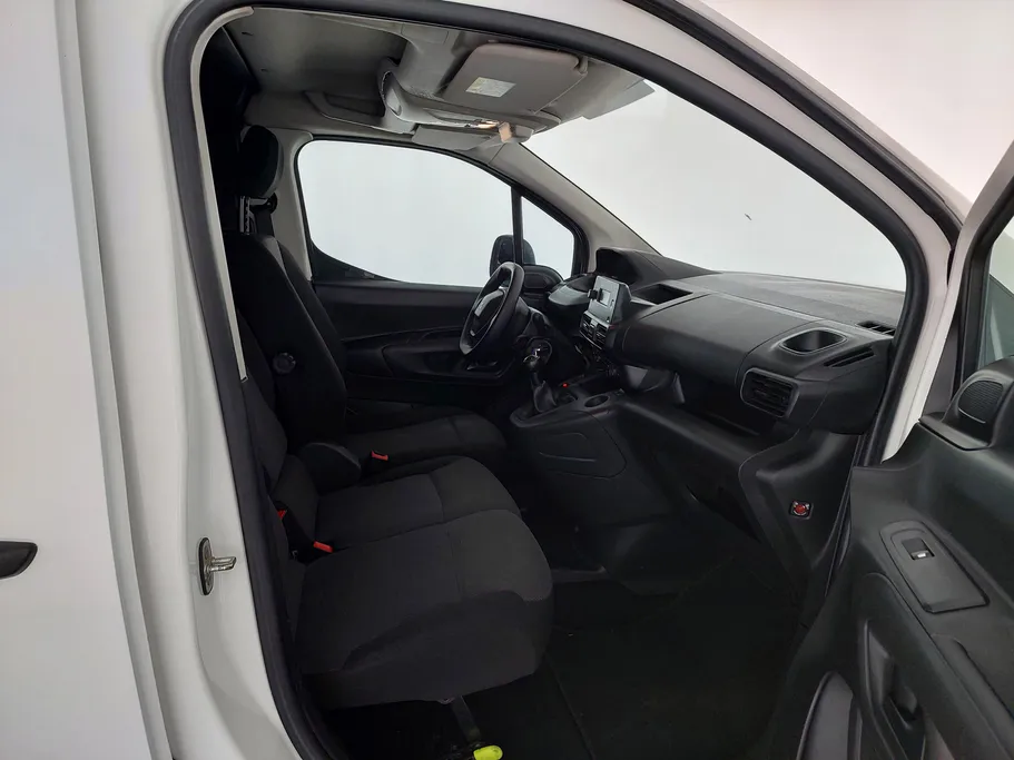 بيجو بارتنر Short van 2022 