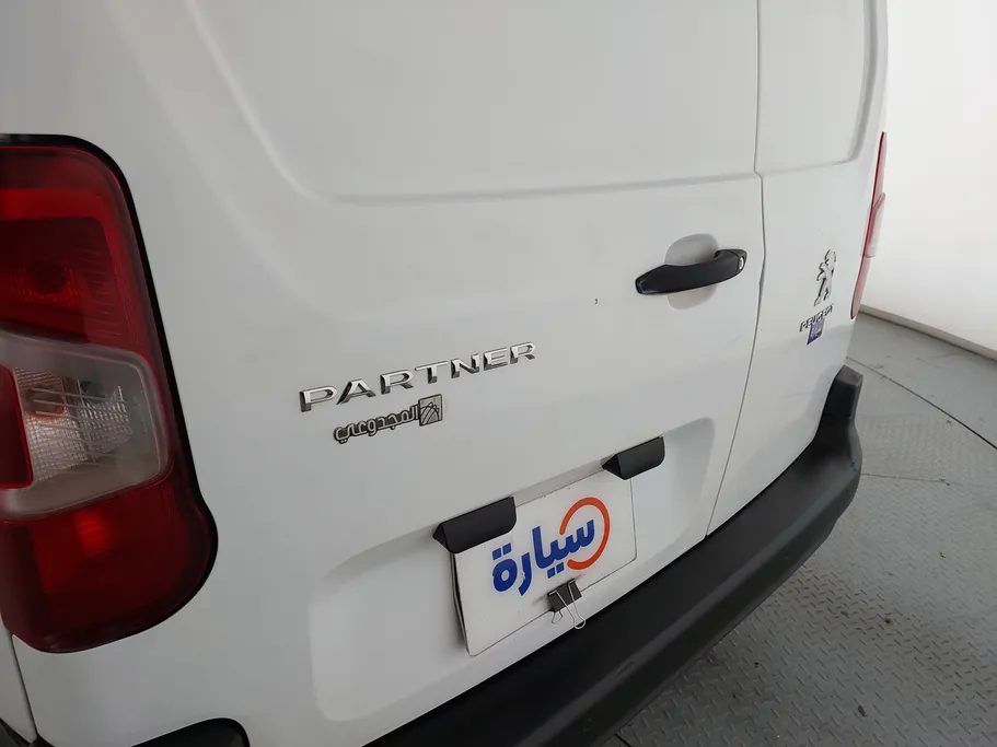 بيجو بارتنر Short van 2022 