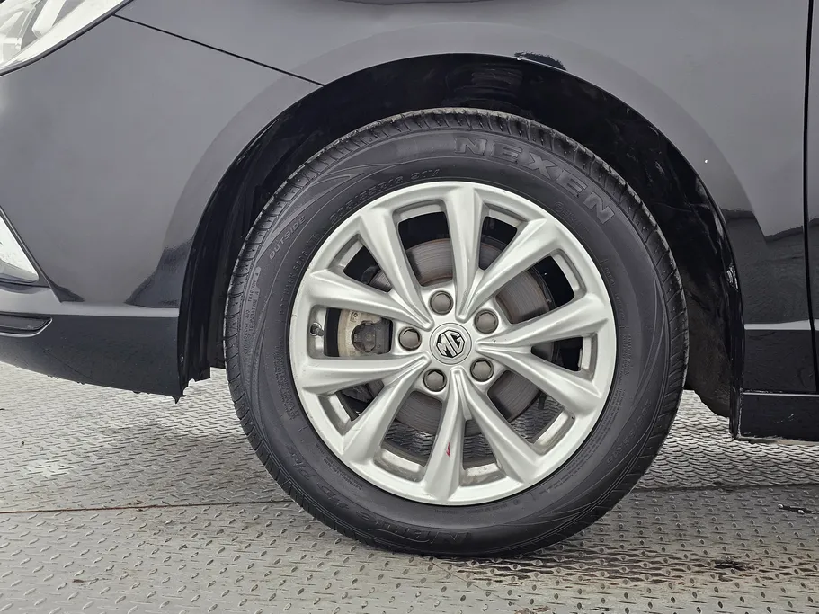 ام جي 5 STD 2022 