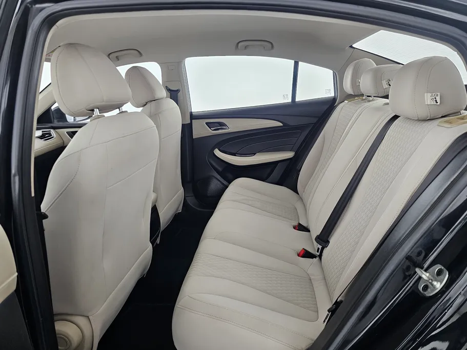 ام جي 5 STD 2022 