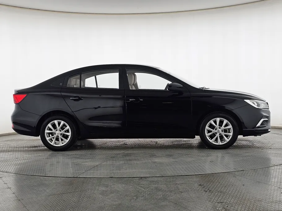 ام جي 5 STD 2022 